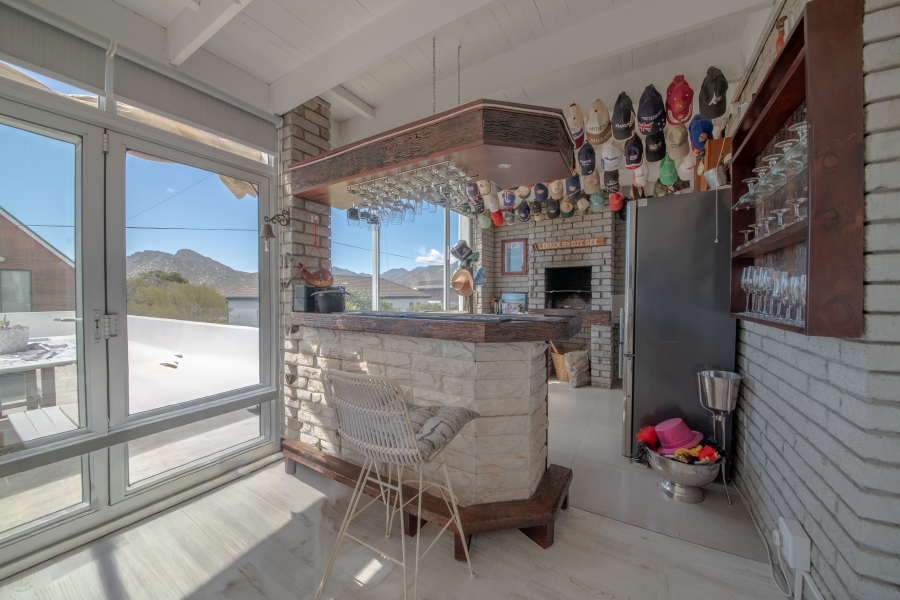 4 Bedroom Property for Sale in Pringle Bay Western Cape